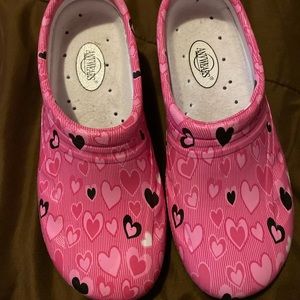Nursing shoes